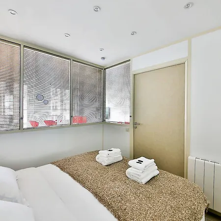 Apartment Livinparis - Luxury 2 Bedrooms Grands-boulevards I *